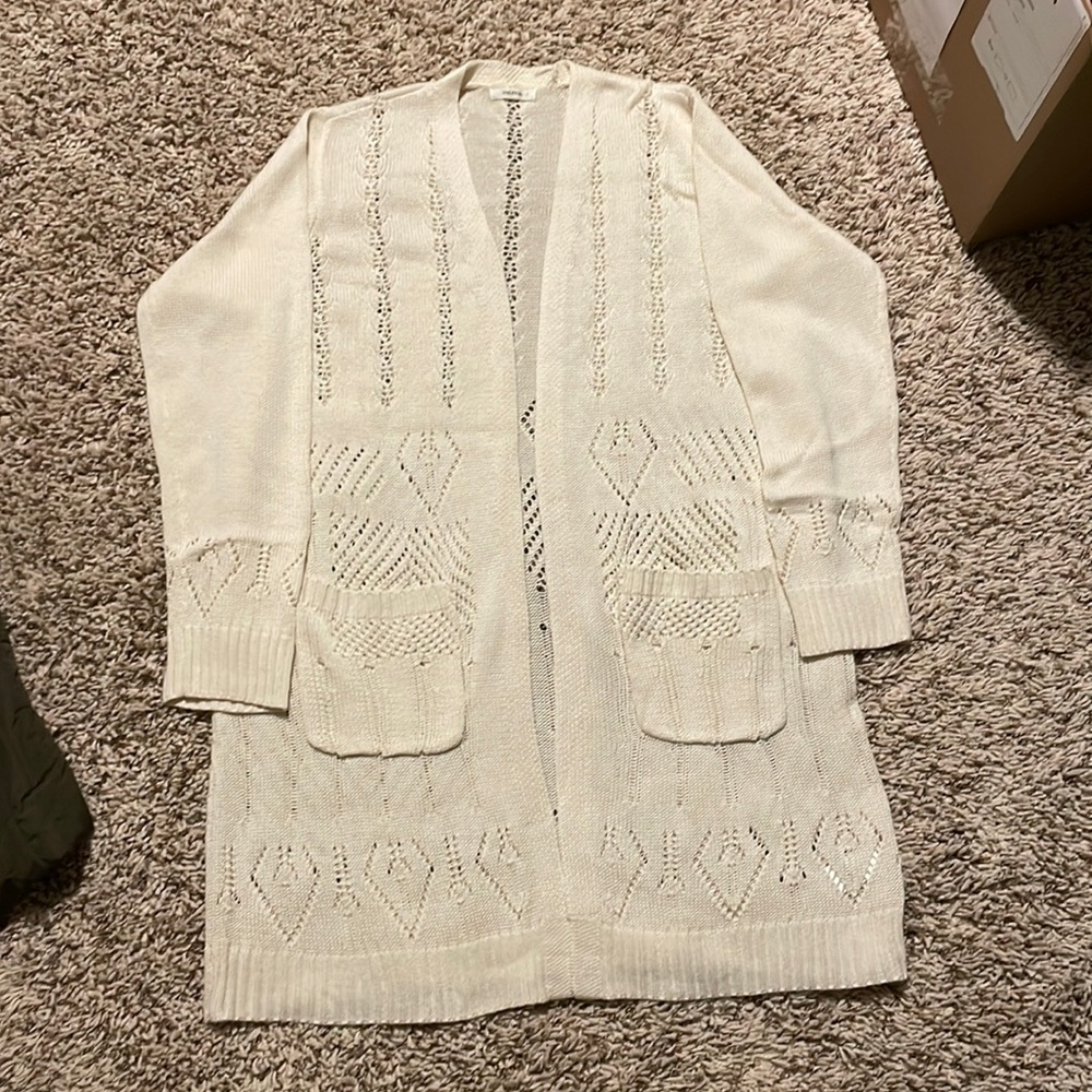 Beautiful pattern. Long cardigan/sweater.